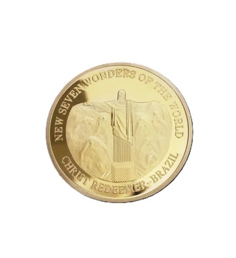 Keräilykolikko 4 cm kultapintainen Seitsemän maailman ihmettä Kristus Pelastaja -patsas Rio de Janeirossa Brasilia muistolaatta