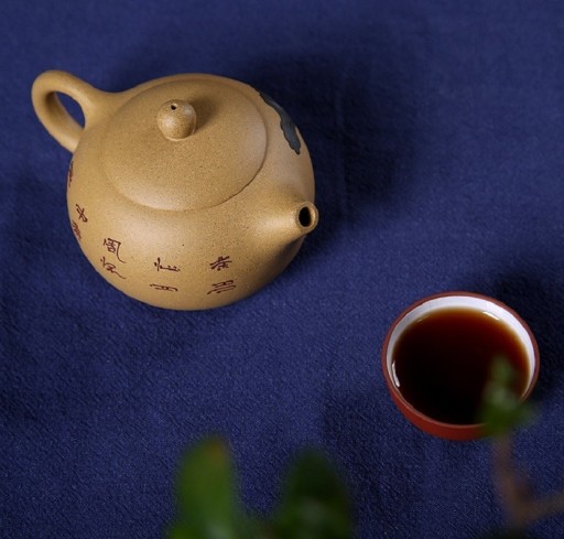 Keramická čajová konvička čínsky motív