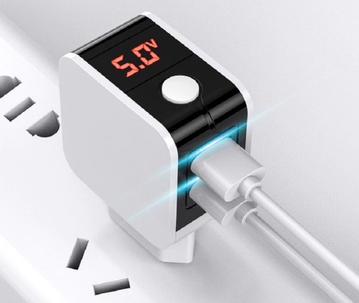 Kettős USB hálózati adapter kijelzővel