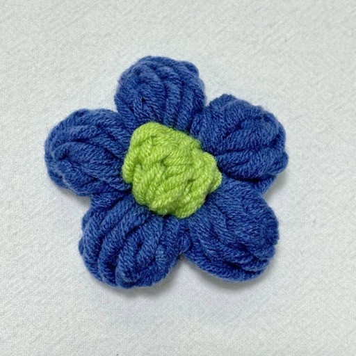 Kézzel kötött virágok textil dekoráció 4 cm 10 db poliészter horgolt alkalmazások kreatív kézműves, varrás, scrapbook és díszítés számára