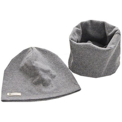 Kinderhoed en halsdoek