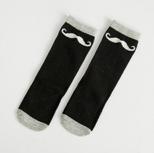 Kindersocken mit Stickerei