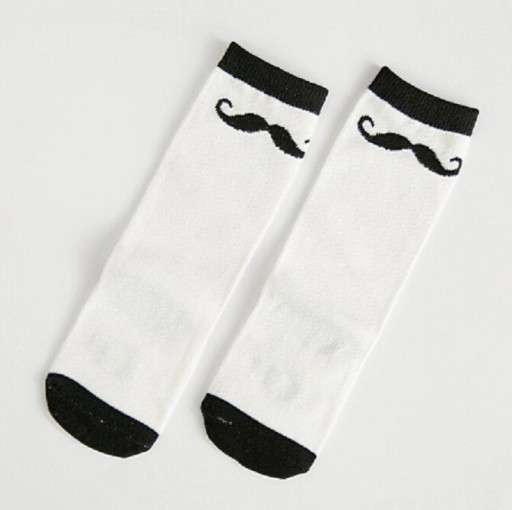 Kindersocken mit Stickerei