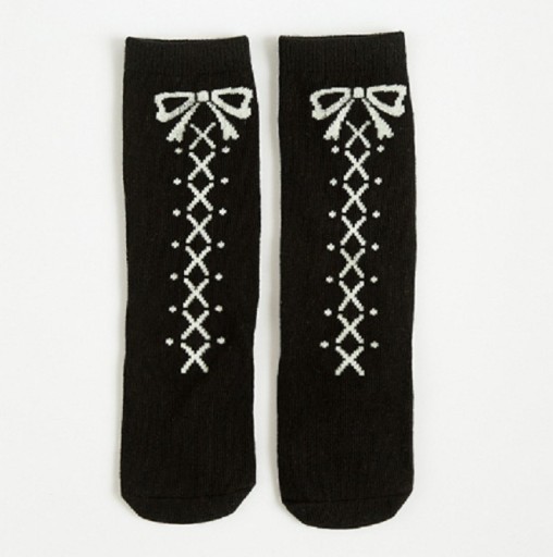 Kindersocken mit Stickerei