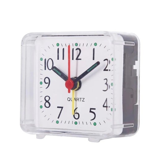 Kleine analoge wekker 6x3x5,8 cm Gemakkelijk af te lezen wijzerplaat Luide pieptoon Draagbare wekker voor 1 AA-batterij Voor in de slaapkamer