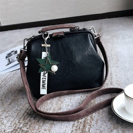 Kleine Damenhandtasche für die Hand und über die Schulter aus PU-Leder 24 x 19 x 12 cm Kofferform mit kurzem Griff Anhänger mit Stern