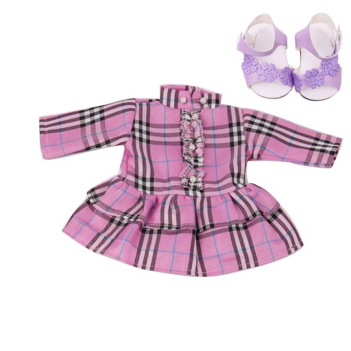 Kockované šaty a sandále pre bábiku