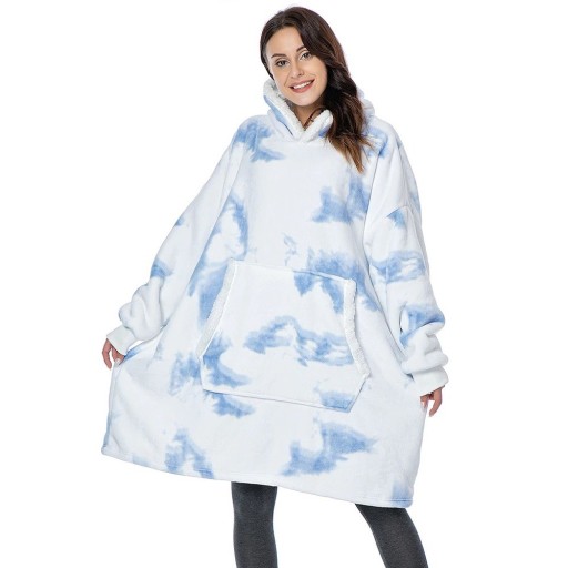 Kocyk oversize z rękawami P3996