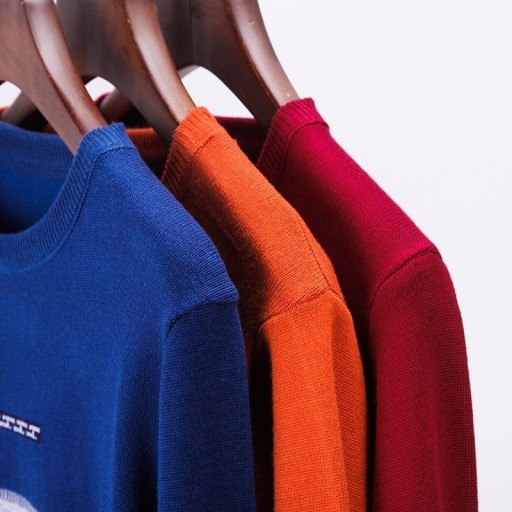 Kolorowy sweter męski F193