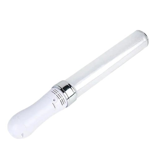 Koncertní svítící tyč ruční lightstick s měnícími barvami délka tyče 25 cm plastová na 3 AAA baterie na koncerty párty a narozeniny