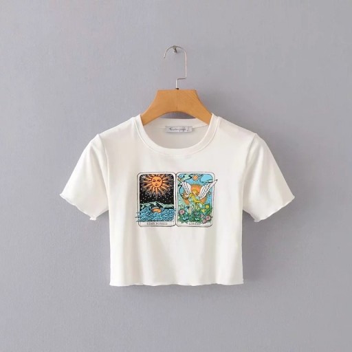 Kort T-shirt med print til kvinder