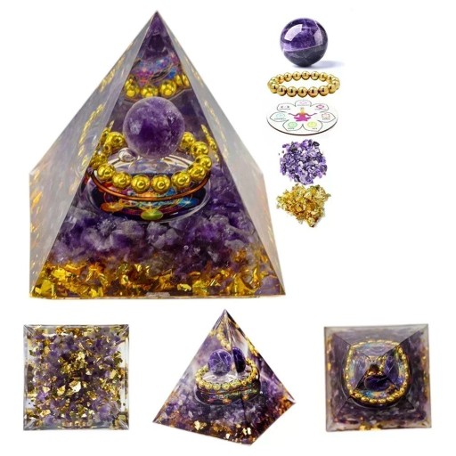 Kristallpyramide 5x5 cm mit Amethyst Lila Chakra-Pyramide Weisheit, Frieden und Schlaf Goldener Ring Liebe und spirituelles Wachstum
