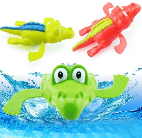 Krokodyl pływający w wannie