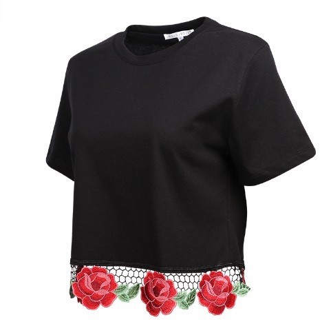 Krótka koszulka damska z kwiatami