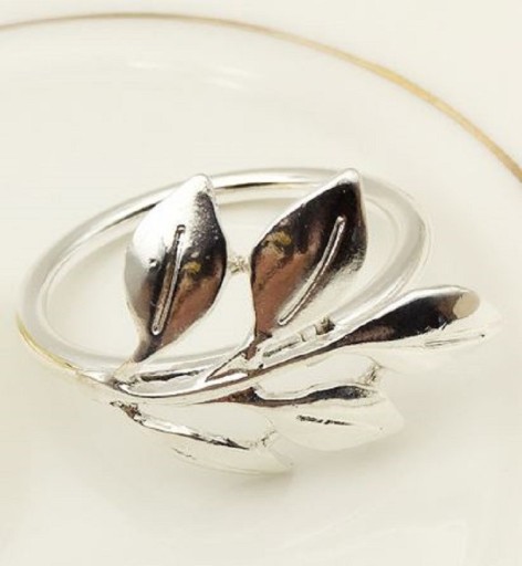 Krúžky na obrúsky s lístkami 6 ks