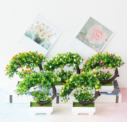 Kunstig bonsai i en potte