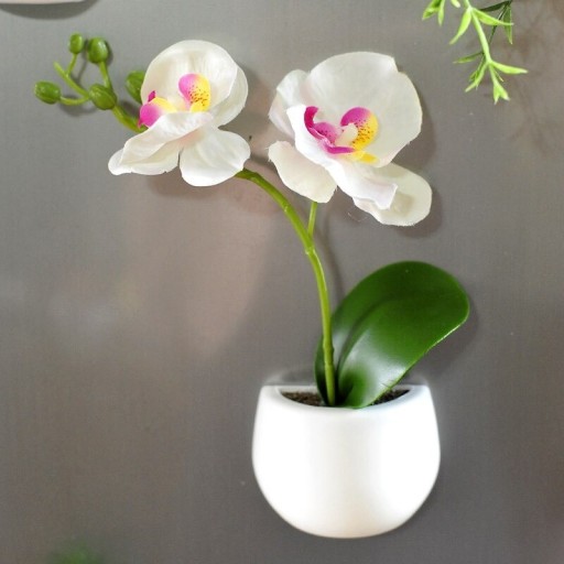 Kunstig plante i en magnetisk potte