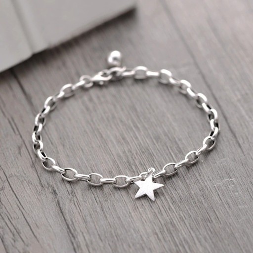 Ladies' Bracelet with Large Links and Star