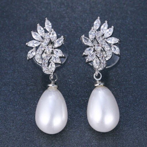 Ladies' Earrings with Pearls and Zircons