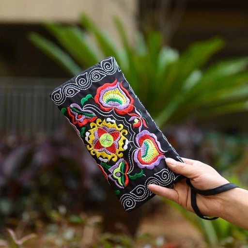 Ladies' ethnic wallet with colourful floral embroidery and wrist strap Zip fastening Material PU leather and polyester 20 x 11 x 0.5 cm