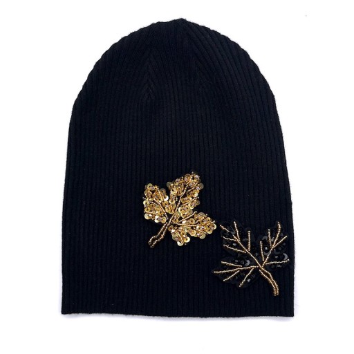 Ladies' Hat with Leaves