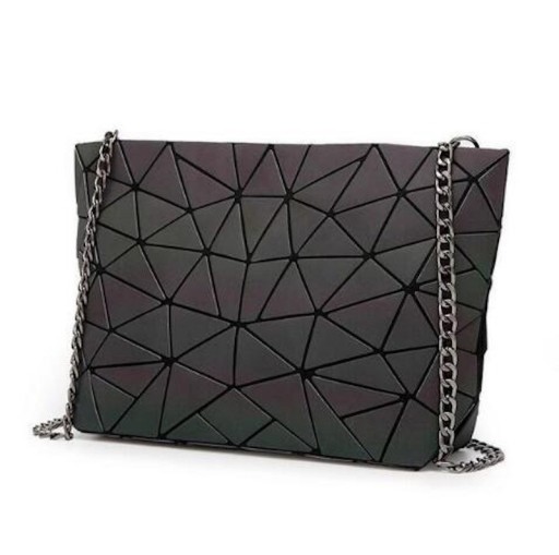 Ladies' holographic shoulder bag with a metal chain Flat rectangular shape Geometric pattern PU leather and polyester 26 x 18 x 7 cm