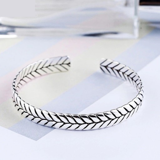 Ladies' Open Bangle P38