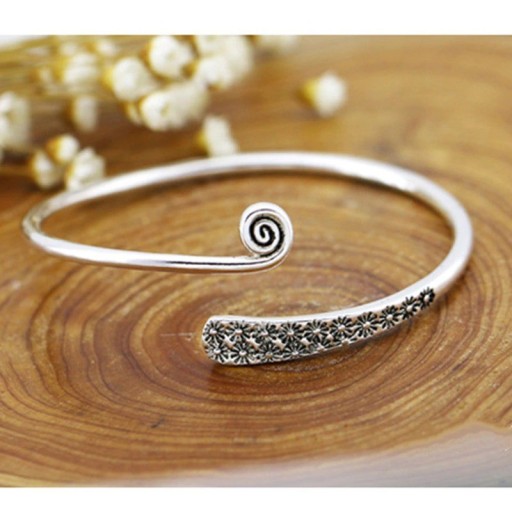 Ladies' Open Bangle with Spiral