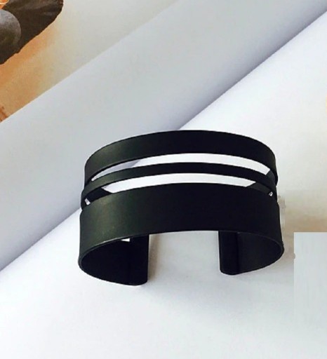 Ladies Open Bracelet H667