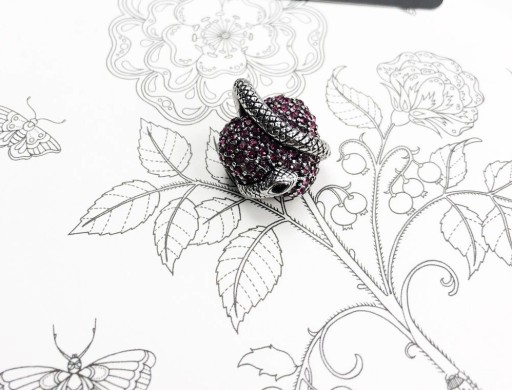 Ladies' Snake Pendant