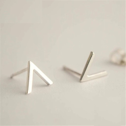 Ladies' Stud Earrings Letter V