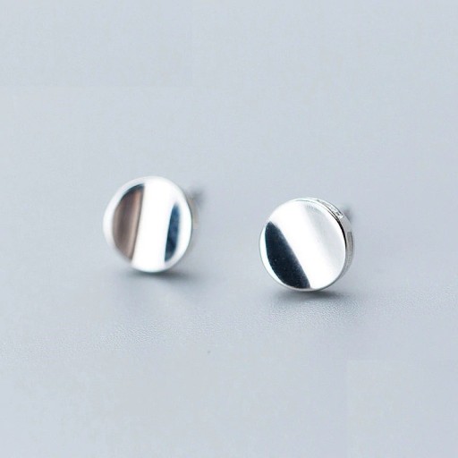 Ladies' Stud Earrings R122