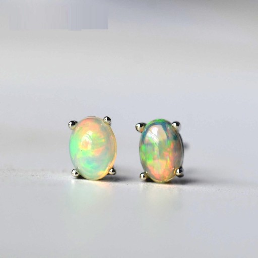 Ladies' Stud Earrings with Stone