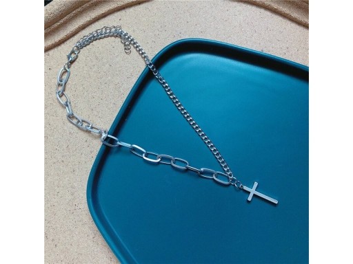 Lange damesketting met hanger