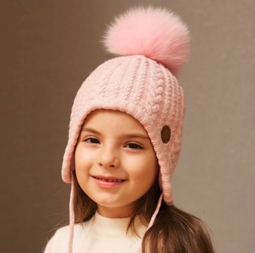 Lány téli sapka J624 pomponnal