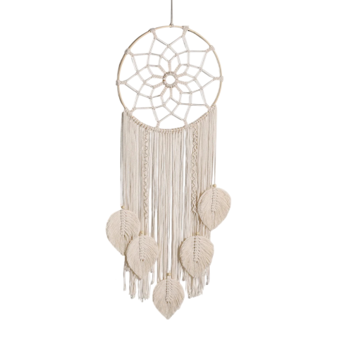 Lapač snov na stenu v boho štýle s obručou o priemere 30 cm a celkovou dĺžkou 85 cm s macramé listami, drevenými korálkami a strapcami v krémovej farbe