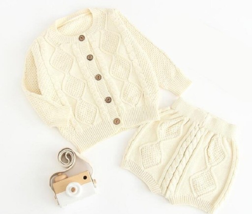Lasten neulepusero ja shortsit L1170