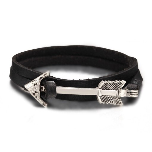 Lederarmband mit einem Pfeil
