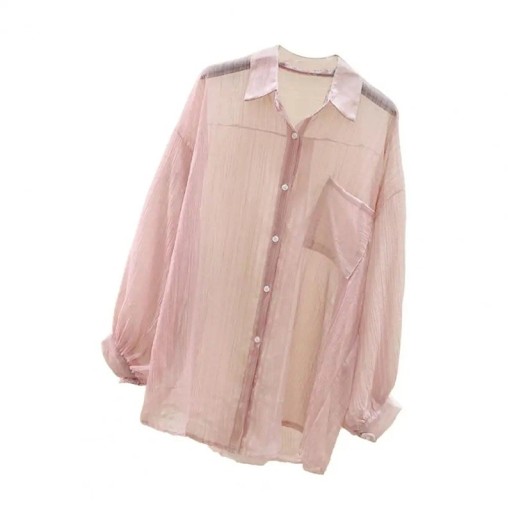 Leichtes, transparentes Damenhemd mit langen Ärmeln. Lockere Passform mit Kragen und Tasche. Elegantes Button-Down-Hemd für die Stadt und das Wasser.