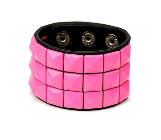 Leren armband met piramides