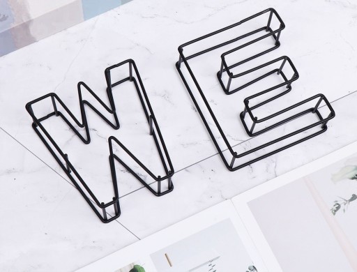 Lettera decorativa in ferro