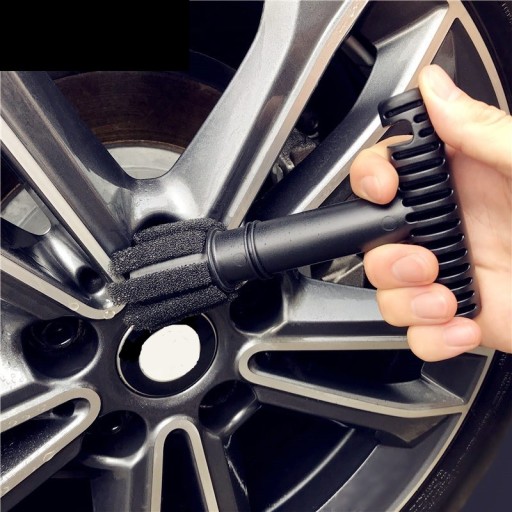 Limpeza de orifícios para parafusos e porcas de rodas