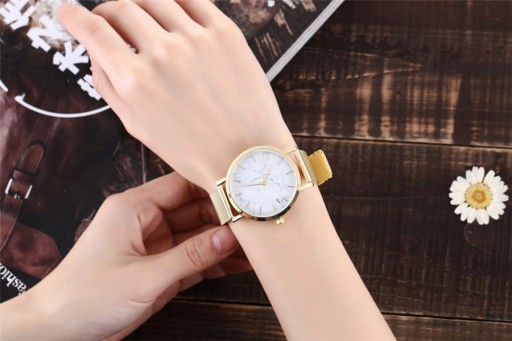 Luksusowy damski zegarek z marmurową tarczą J2558