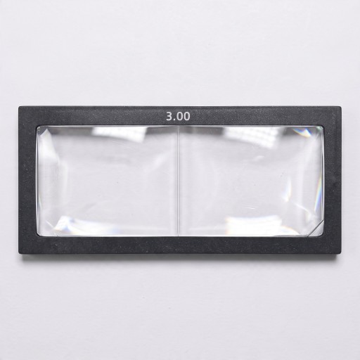 Lupa dioptrică pentru casca de sudură 3 dioptrii Dimensiune 11 x 5,5 cm Grosime 3 mm Sticlă Cadru negru Pentru sudare precisă