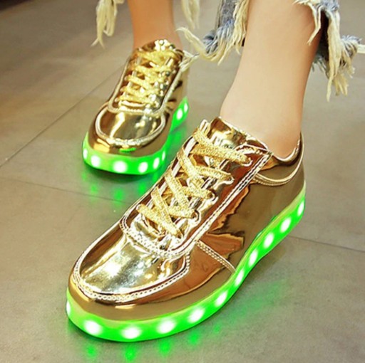 Lysende sneakers til piger