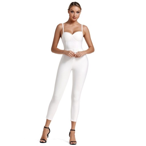 Macacão justo feminino com cinto branco