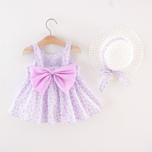 Mädchenkleid mit Hut