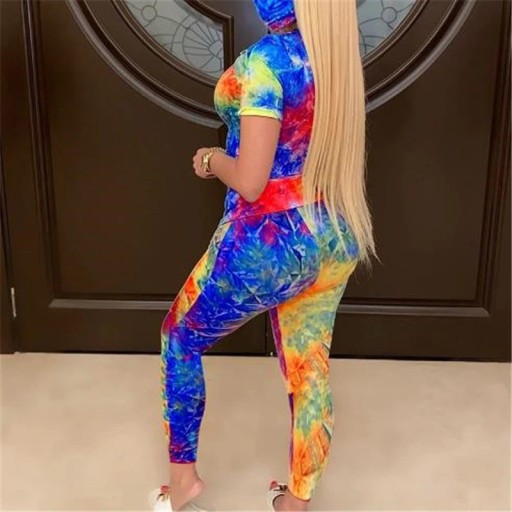 Maglietta e leggings da donna