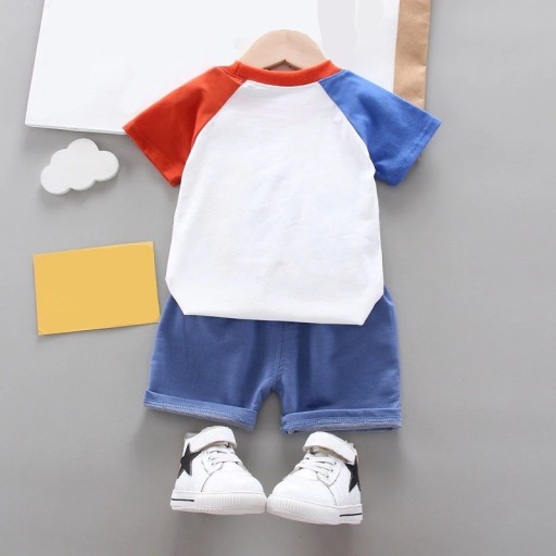 Maglietta e pantaloni corti da bambino L1730