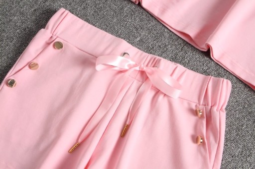 Maglietta e pantaloni corti da donna B1115